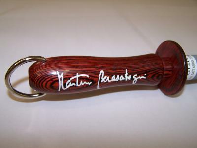 Mangos de madera prensada fabricados por Viuda de Julián Nuñez. Firmados por el Maestro Martín Berasategui.